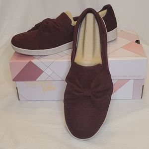 SKECHERS Madison Ave - My Town